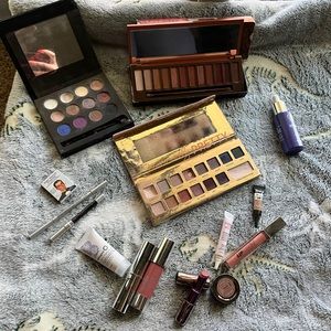 Bundle of new/used (cleaned and sanitized) palettes and assorted beauty products